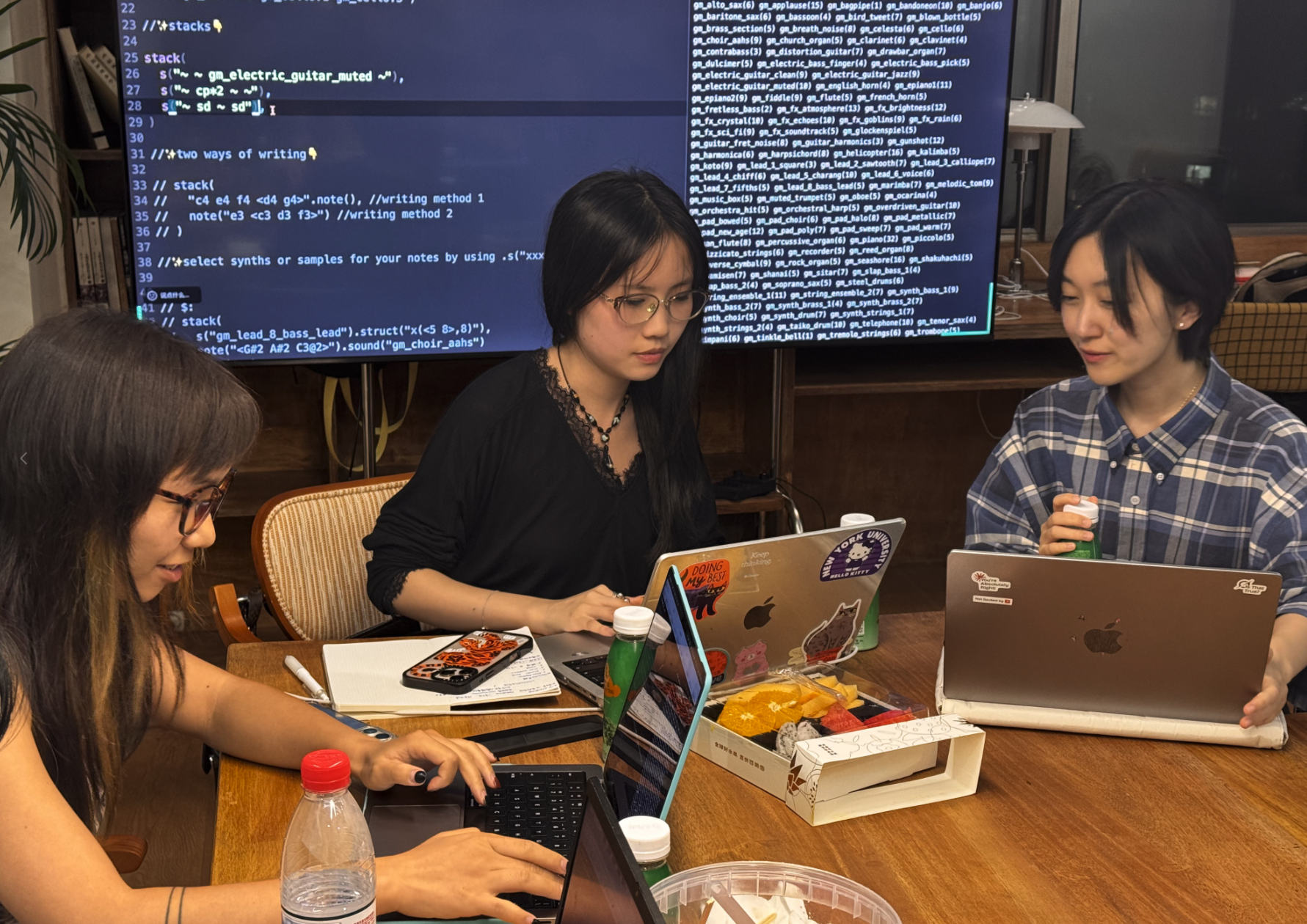A scene from Shù’s live coding workshops